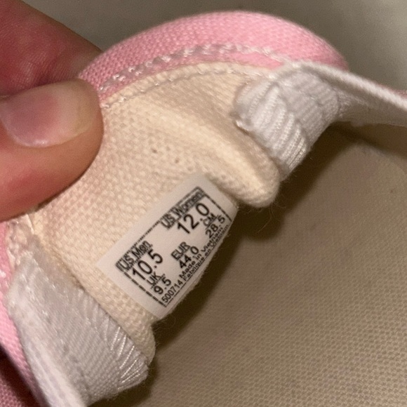 Hand painted custom pink Vans size 10.5 men’s